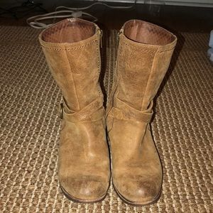 Ugg tan boots